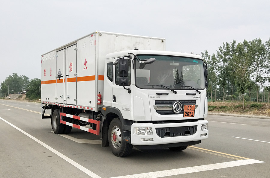 大力牌DLQ5180XFWEQ6腐蝕性物品廂式運輸車公告圖片