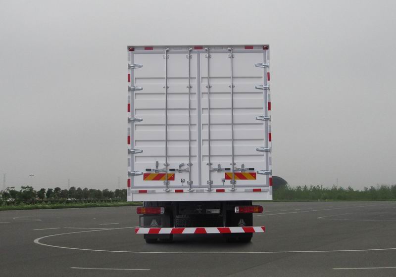 豪沃牌ZZ5257XXYM46CGF1廂式運輸車公告圖片