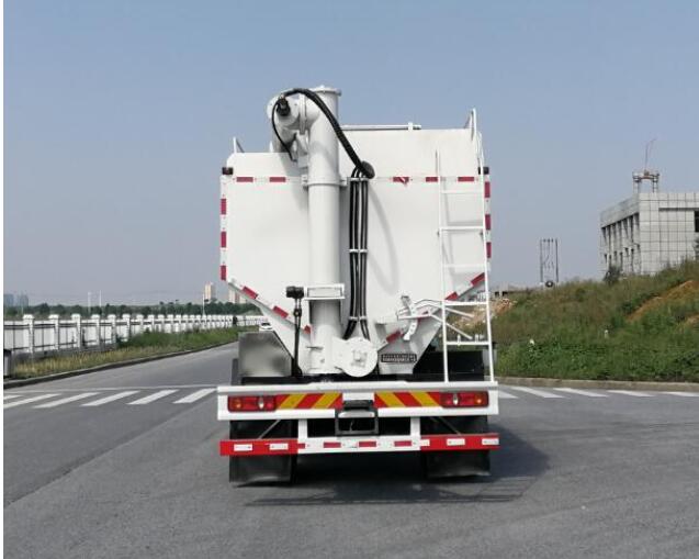 東風(fēng)牌DFV5183ZSLGP6D散裝飼料運(yùn)輸車公告圖片