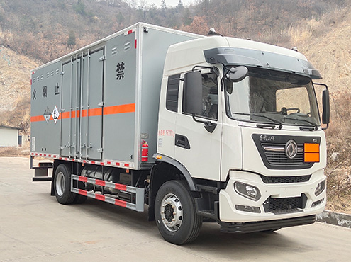專致牌YZZ5180XZWDF6雜項(xiàng)危險(xiǎn)物品廂式運(yùn)輸車公告圖片
