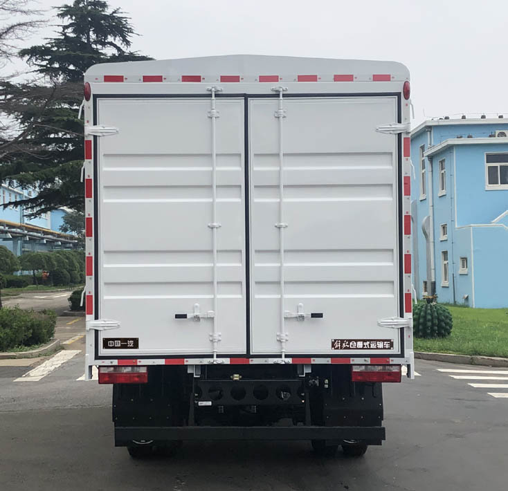 解放牌CA5110CCYP40K59L2E6A85倉柵式運(yùn)輸車公告圖片
