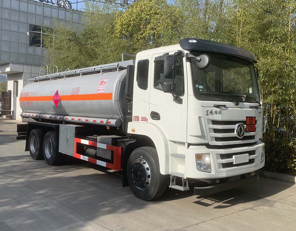 楚飛牌CLQ5260GYY6E運(yùn)油車公告圖片