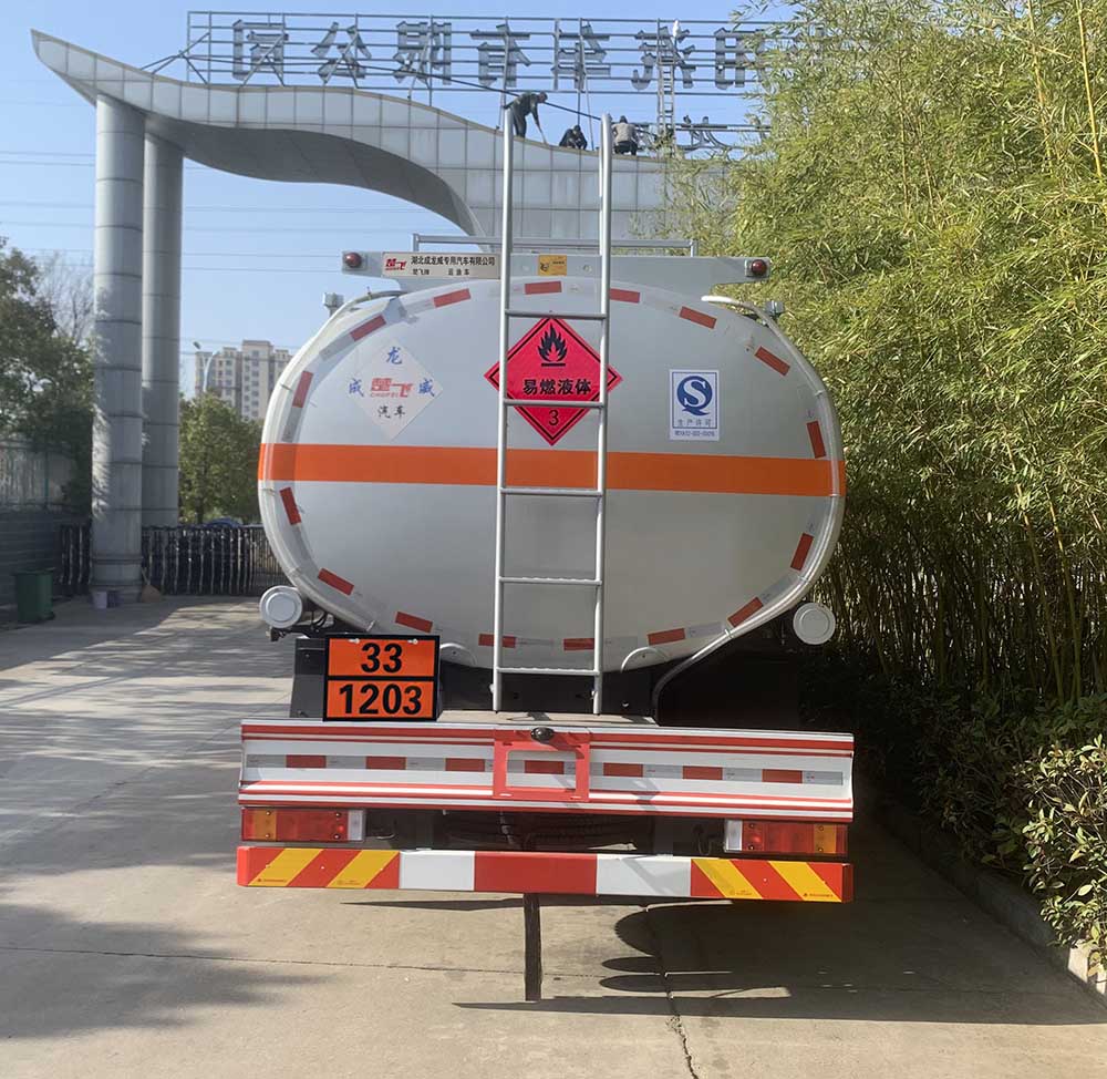 楚飛牌CLQ5260GYY6E運(yùn)油車公告圖片