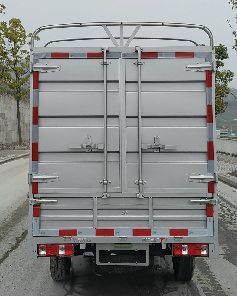 長(zhǎng)安牌SC5021CCYXLD6B1倉(cāng)柵式運(yùn)輸車(chē)公告圖片