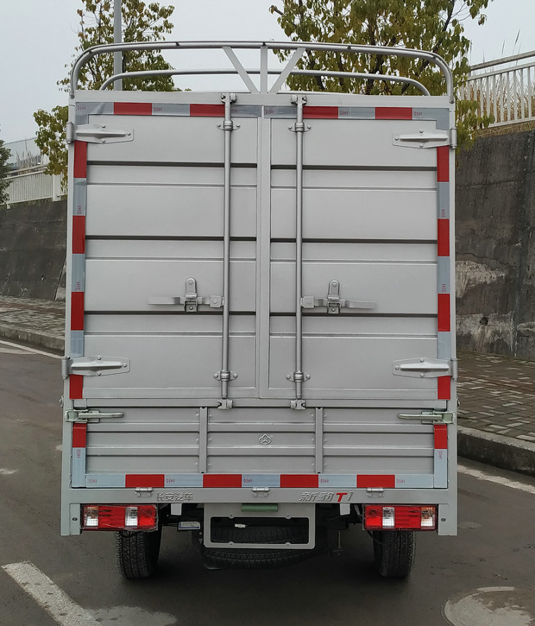 長(zhǎng)安牌SC5021CCYXLD6B2倉柵式運(yùn)輸車公告圖片