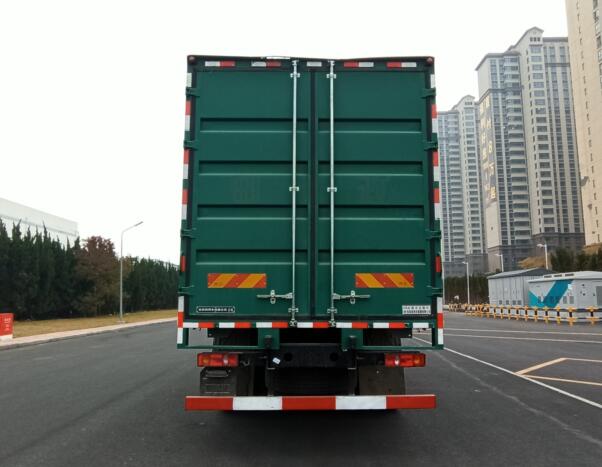 東風(fēng)牌DFV5253XXYGP6D2廂式運(yùn)輸車公告圖片