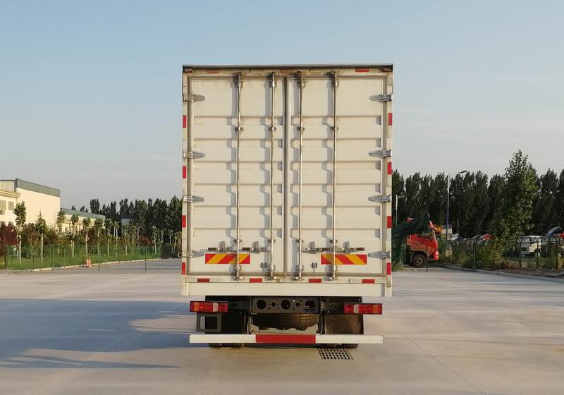 汕德卡牌ZZ5186XXYN711GF1B廂式運輸車公告圖片