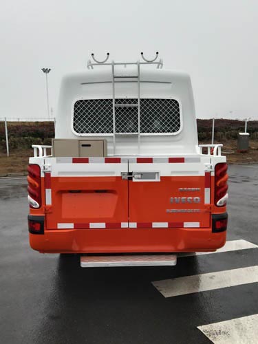 依維柯牌NJ5046XGCFE工程車公告圖片