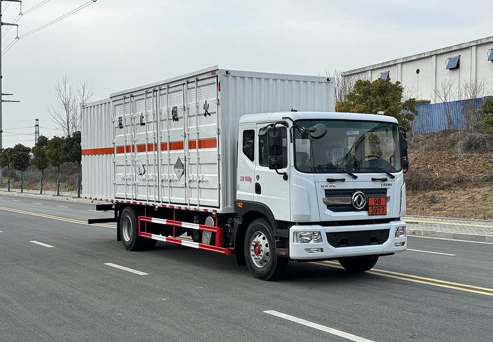 豐霸牌STD5185XZWEQ6雜項(xiàng)危險(xiǎn)物品廂式運(yùn)輸車公告圖片