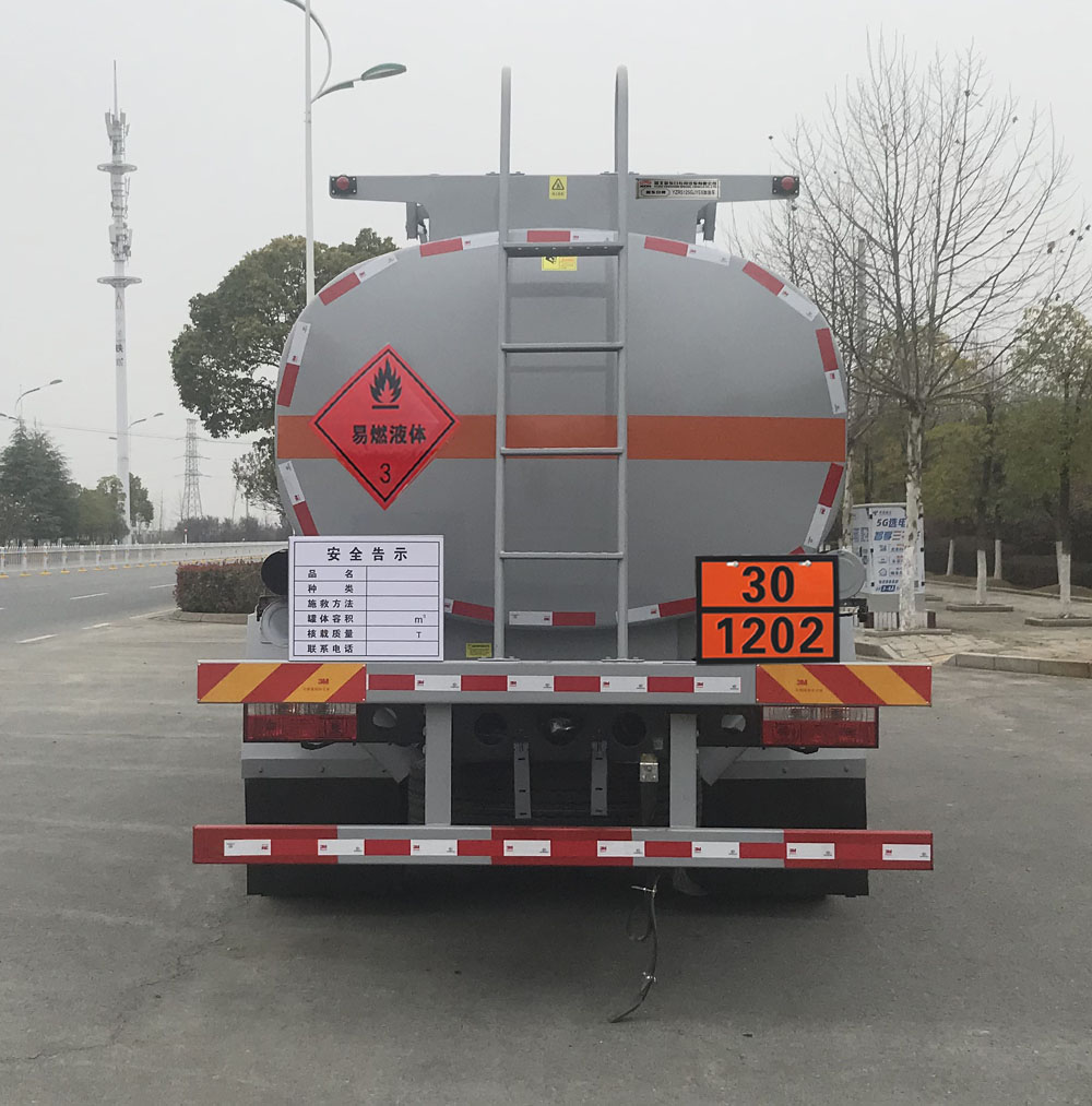 新東日牌YZR5181GYYE6運(yùn)油車(chē)公告圖片
