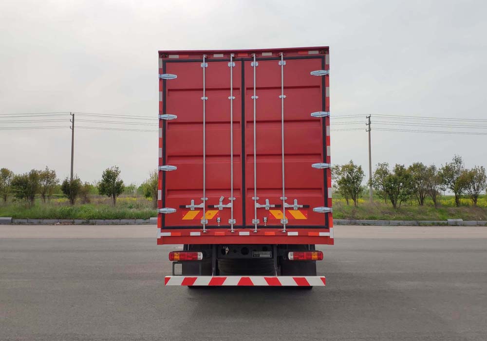 豪沃牌ZZ5187XXYK501GF1B廂式運(yùn)輸車公告圖片