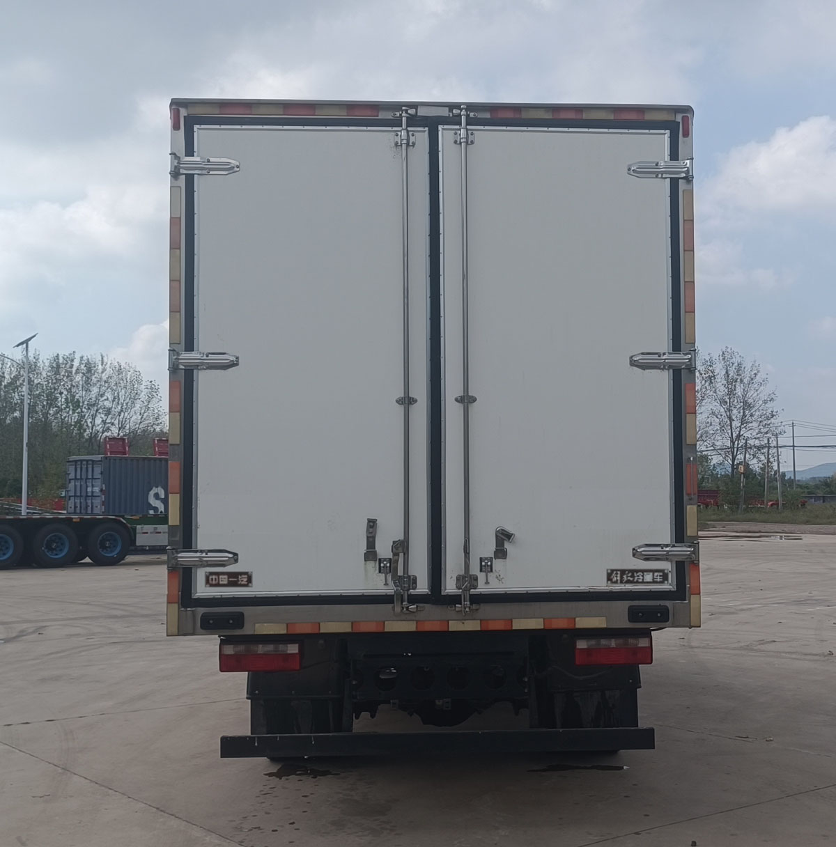解放牌CA5120XLCP40K46L4E6A84冷藏車公告圖片