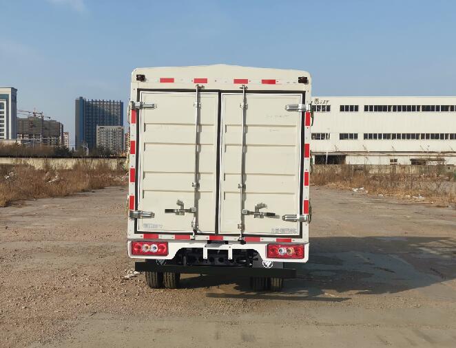 福田牌BJ5042CCY8JB6-02倉(cāng)柵式運(yùn)輸車公告圖片