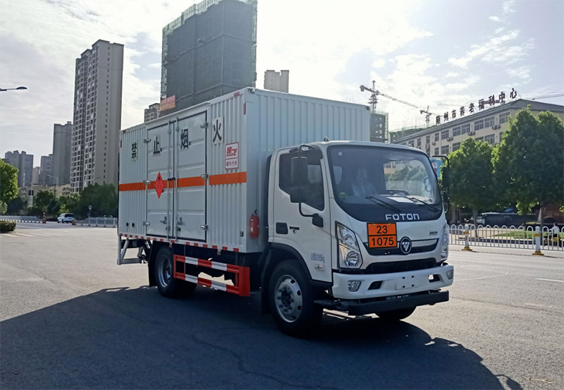 楚飛牌CLQ5120XRQ6BJ易燃?xì)怏w廂式運(yùn)輸車公告圖片
