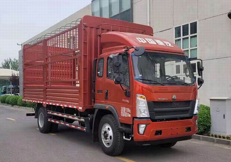 豪沃牌ZZ5117CCYG4515F1倉柵式運(yùn)輸車公告圖片