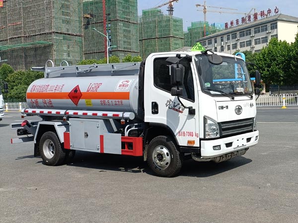 新東日牌YZR5070GYYC6運油車公告圖片