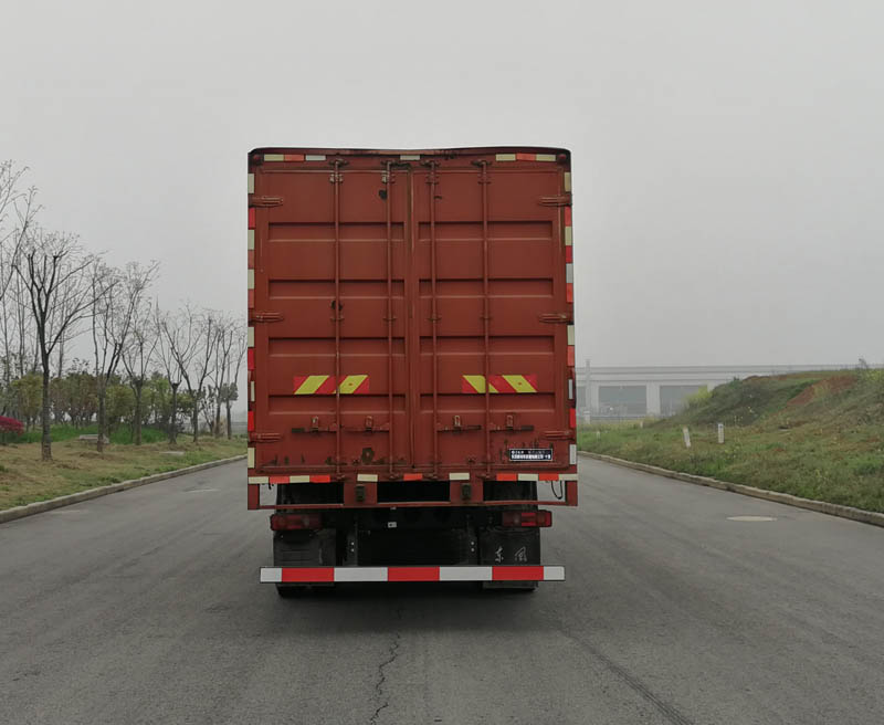 東風(fēng)牌DFV5253XXYGP6DT廂式運(yùn)輸車(chē)公告圖片