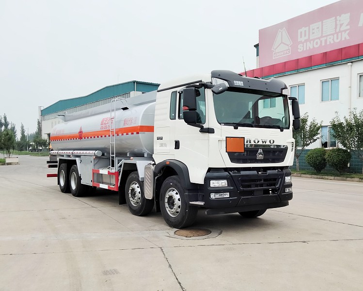 綠葉牌JYJ5327GRYF1易燃液體罐式運(yùn)輸車(chē)公告圖片