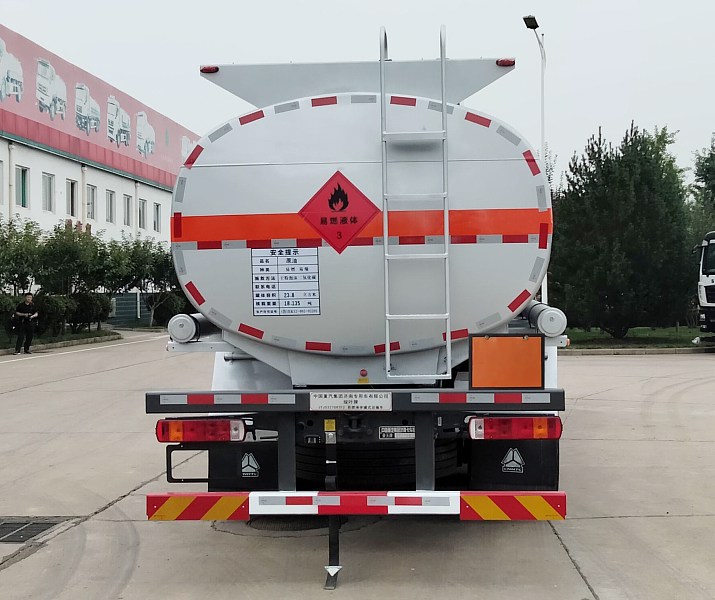 綠葉牌JYJ5327GRYF1易燃液體罐式運(yùn)輸車(chē)公告圖片