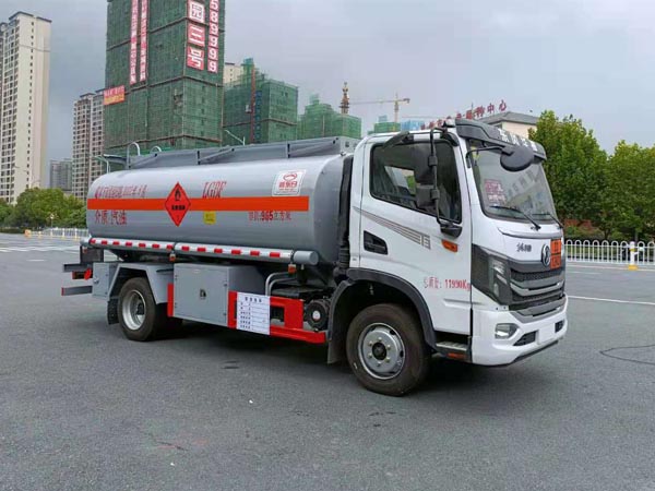 新東日牌YZR5126GYYE6運(yùn)油車公告圖片
