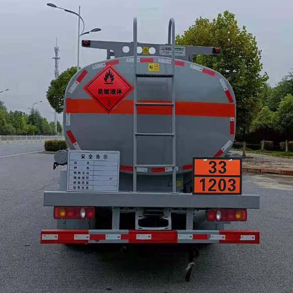 新東日牌YZR5126GYYE6運(yùn)油車公告圖片