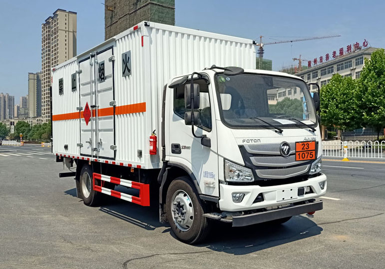 楚飛牌CLQ5121XRQ6BJ易燃?xì)怏w廂式運(yùn)輸車公告圖片