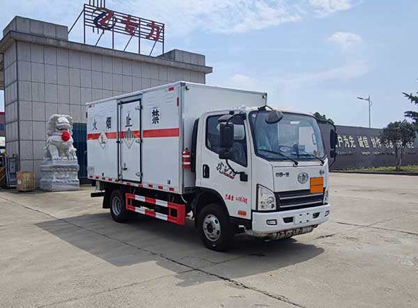 專力牌ZLC5040XZWC6雜項危險物品廂式運(yùn)輸車公告圖片