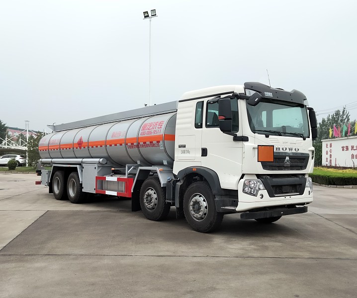 綠葉牌JYJ5327GRYF易燃液體罐式運(yùn)輸車公告圖片