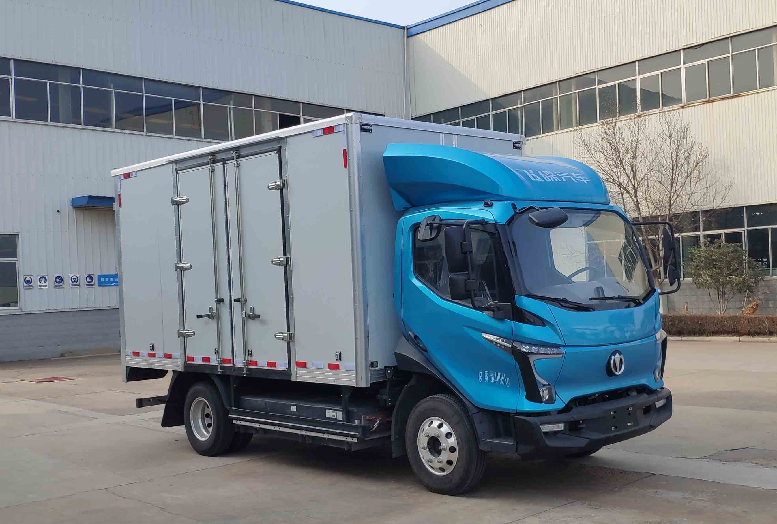 飛碟牌FD5040XXYW68BEV-1純電動(dòng)廂式運(yùn)輸車公告圖片