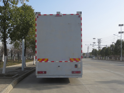 新東日牌YZR5180TSYZ6宿營車公告圖片