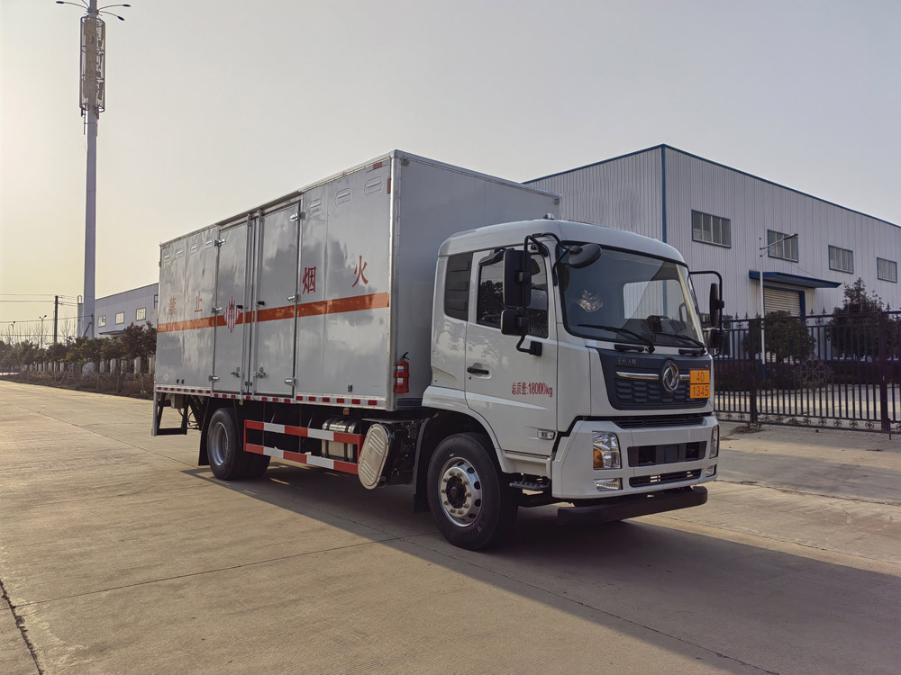 大力牌DLQ5181XRGDFH6易燃固體廂式運(yùn)輸車(chē)公告圖片