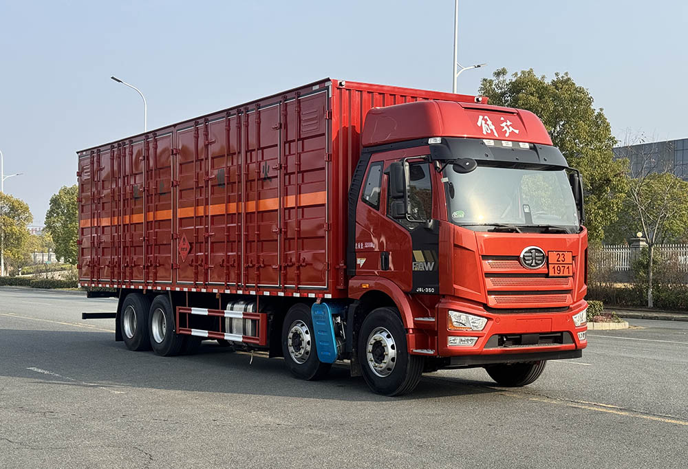 豐霸牌STD5320XRQCA6易燃?xì)怏w廂式運(yùn)輸車公告圖片