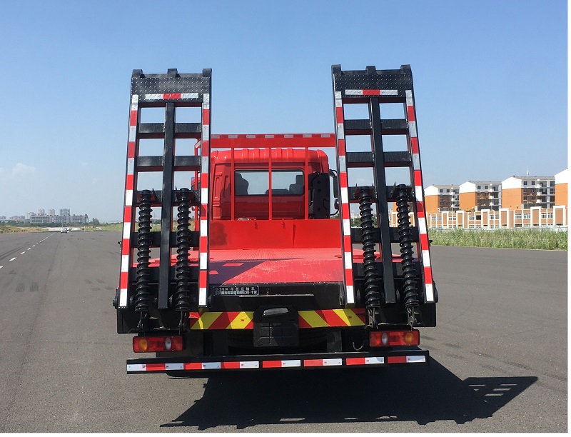 东风牌DFV5253TPBGP6DT平板运输车公告图片