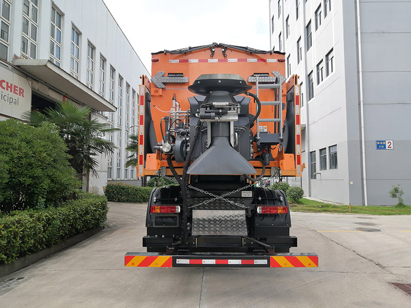 新環(huán)牌WX5250TCX除雪車公告圖片