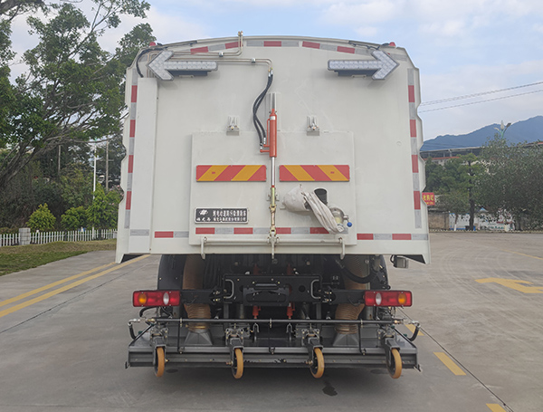 福龍馬牌FLM5180TWQDFBEVL純電動道路污染清除車公告圖片