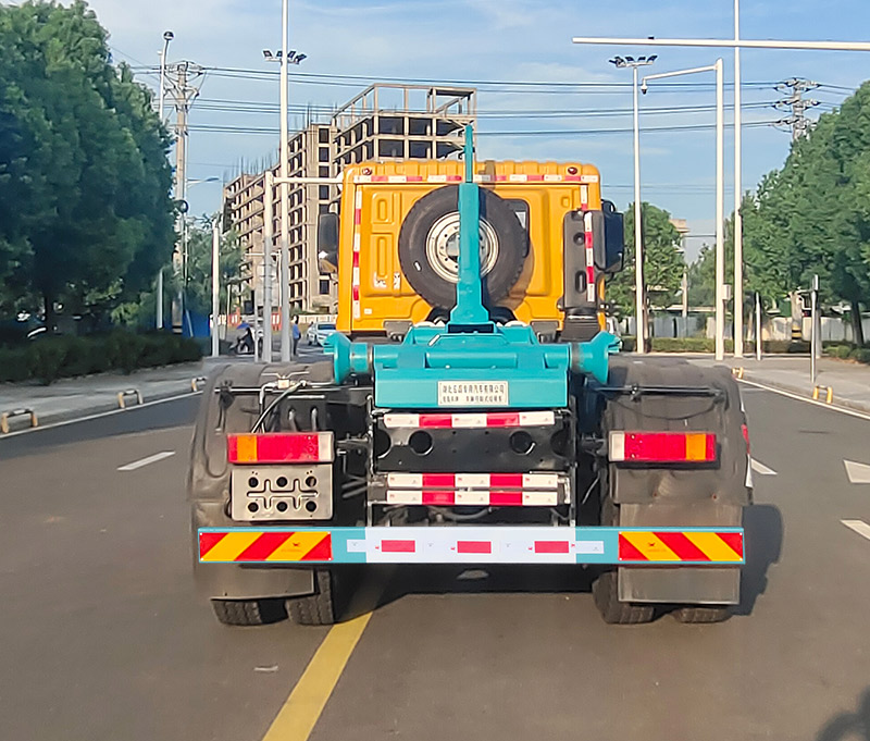 宏磊風(fēng)牌HLF5251ZXXE車廂可卸式垃圾車公告圖片