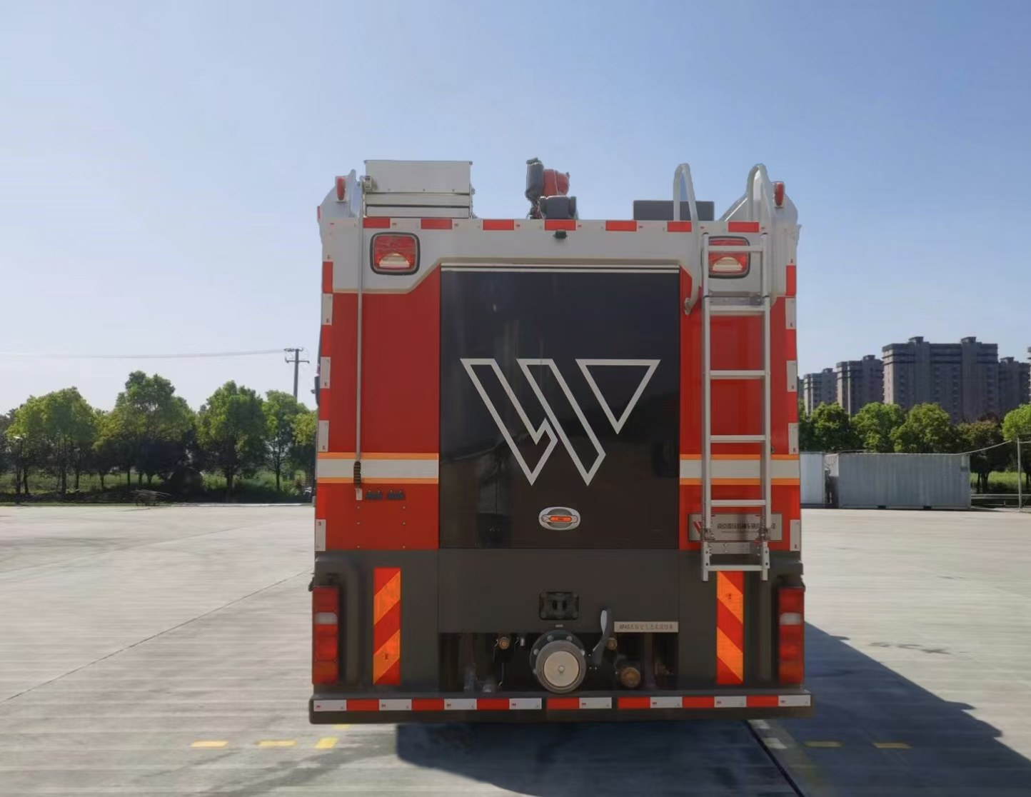 雷沃協(xié)力牌LWX5170GXFAP45壓縮空氣泡沫消防車公告圖片