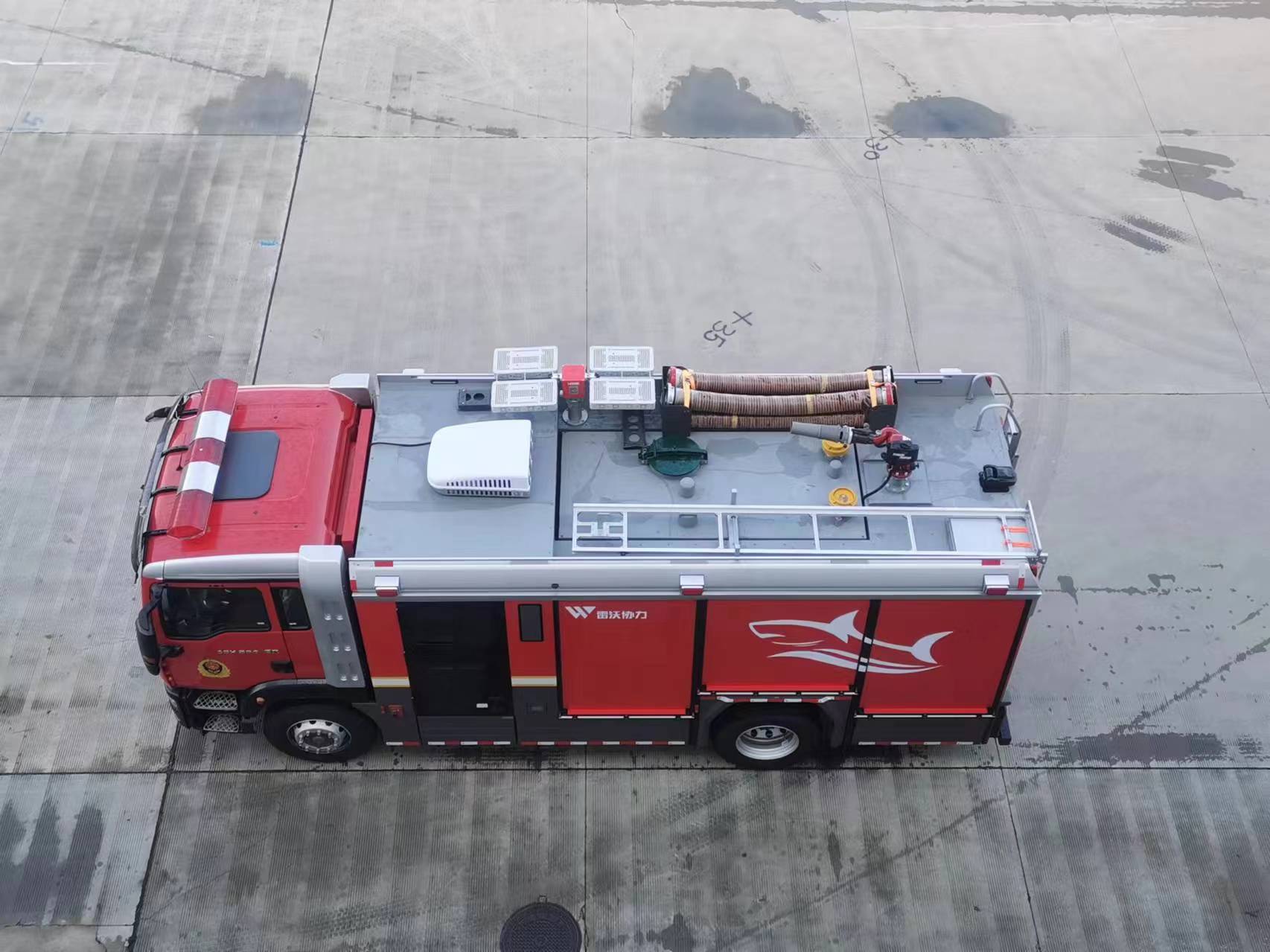 雷沃協(xié)力牌LWX5170GXFAP45壓縮空氣泡沫消防車公告圖片