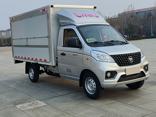 福田牌BJ5030XYK4JV5-11翼開(kāi)啟廂式車(chē)公告圖片