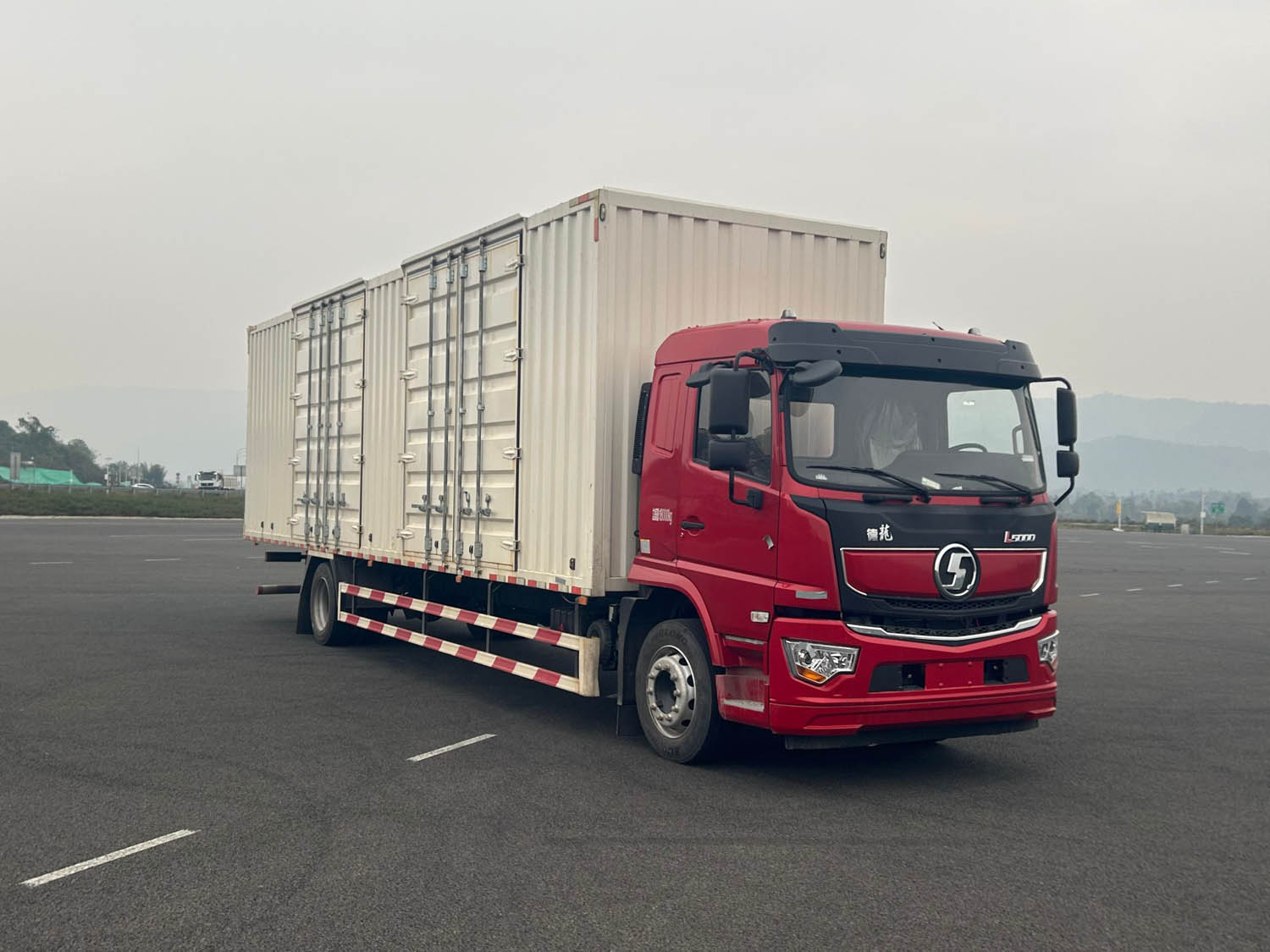 陜汽牌SX5189XXYLA721Q1-V廂式運輸車公告圖片