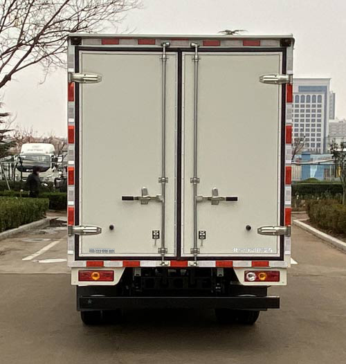福田牌BJ5035XXY5PV5-11廂式運(yùn)輸車(chē)公告圖片
