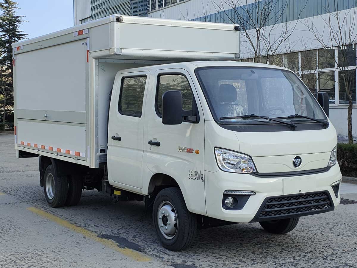 福田牌BJ5032XYK4AV6-13翼開(kāi)啟廂式車公告圖片