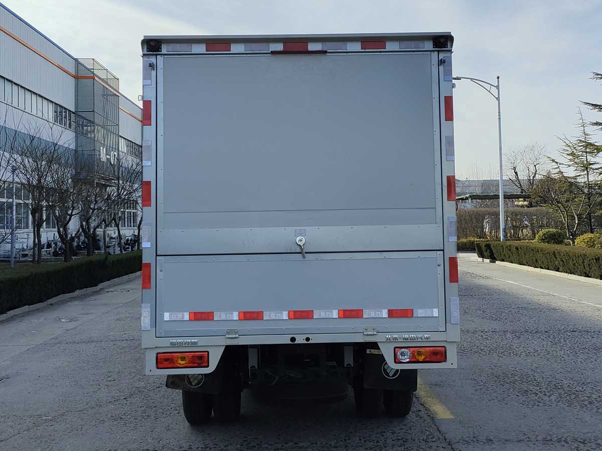 福田牌BJ5032XYK4AV6-13翼開(kāi)啟廂式車公告圖片