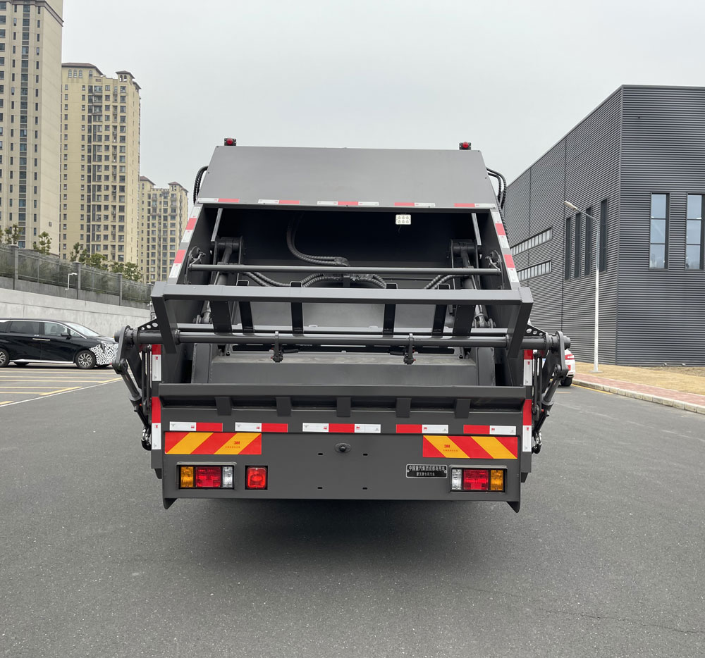 豪沃牌ZZ5184ZYSN5617F1壓縮式垃圾車公告圖片