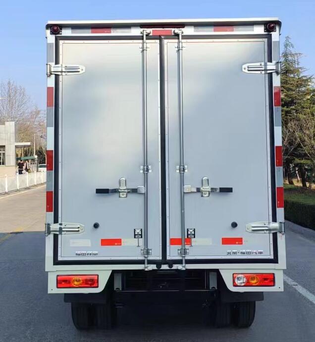 福田牌BJ5031XXY3AV4-62廂式運輸車公告圖片