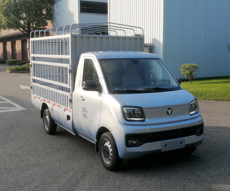 福田牌BJ5020CCY3JV6-72倉(cāng)柵式運(yùn)輸車公告圖片