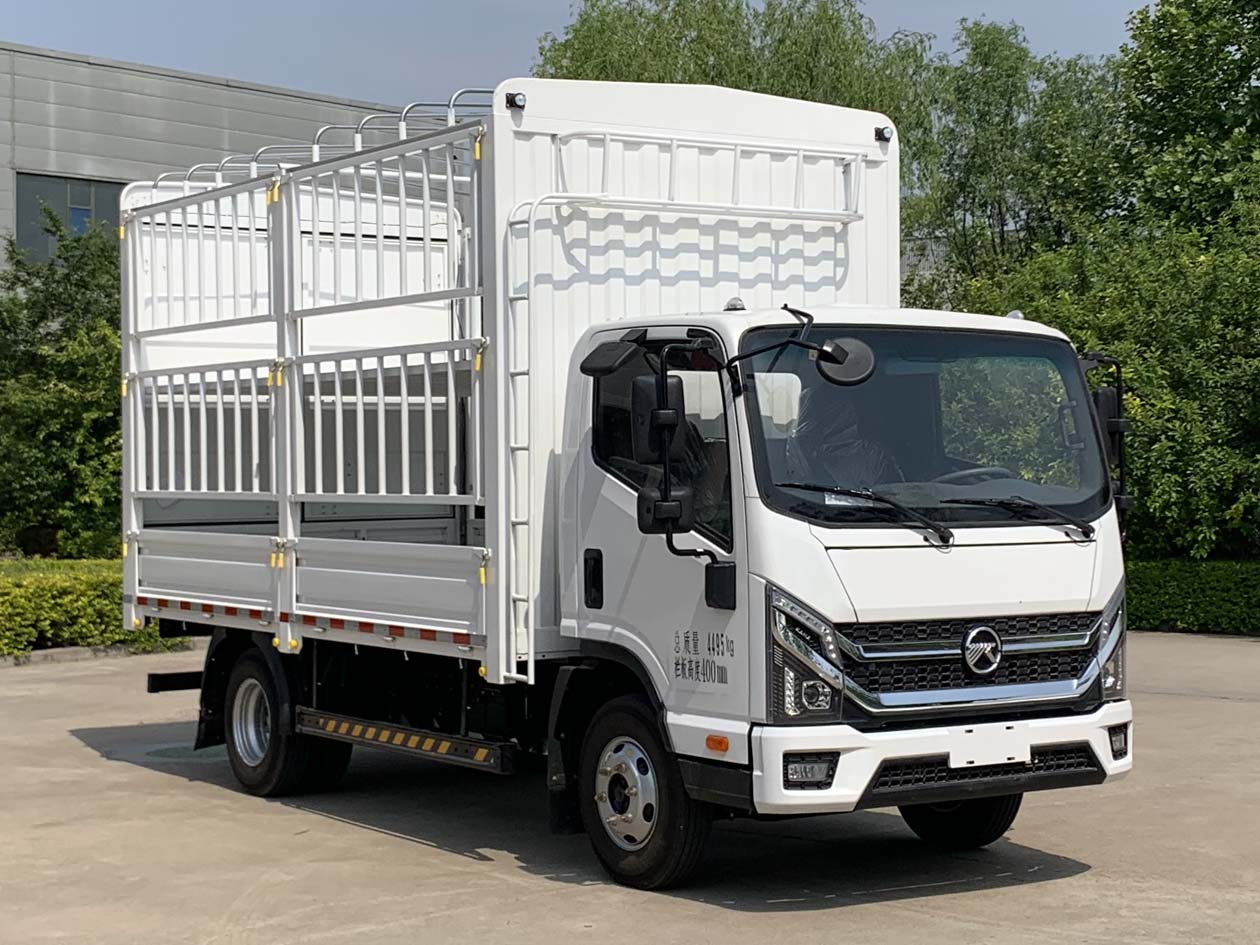 凱馬牌KMC5042CCYBEVA336M3純電動(dòng)倉(cāng)柵式運(yùn)輸車公告圖片