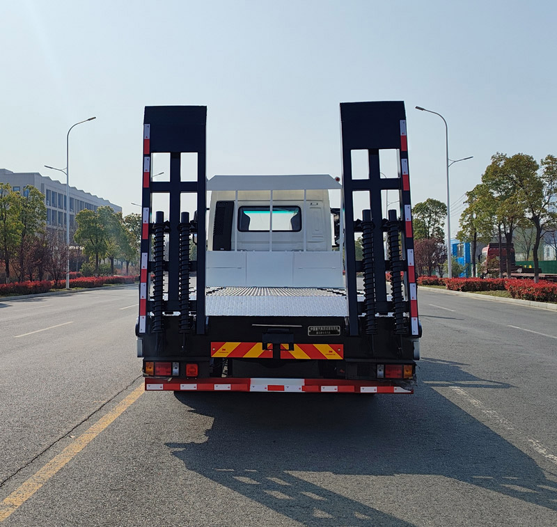 豪沃牌ZZ5184TPBN5617F1平板運(yùn)輸車公告圖片