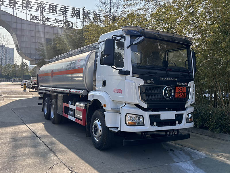 楚飞牌CLQ5266GRY6SX易燃液体罐式运输车公告图片