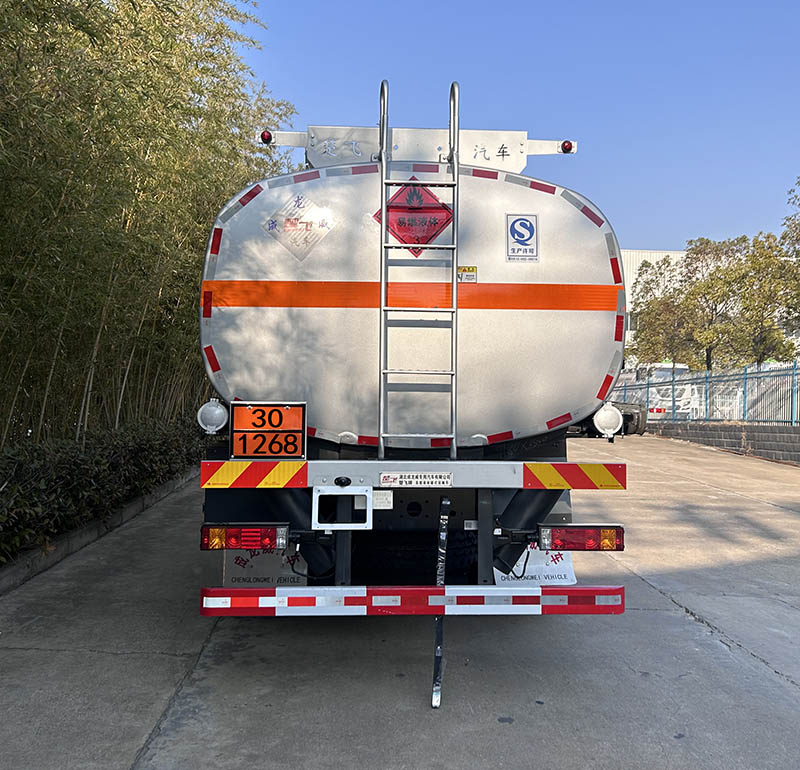 楚飞牌CLQ5266GRY6SX易燃液体罐式运输车公告图片